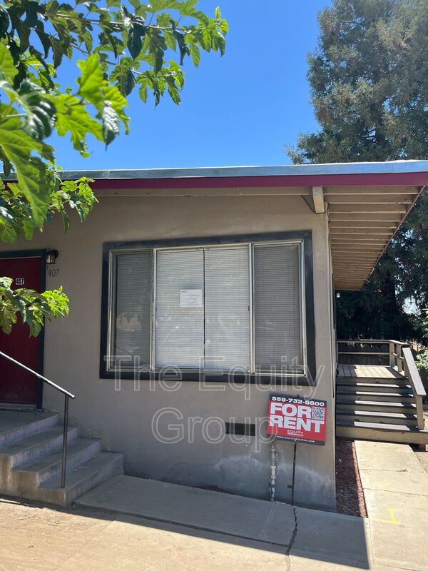 Porterville House: 407 West Westfield Ave