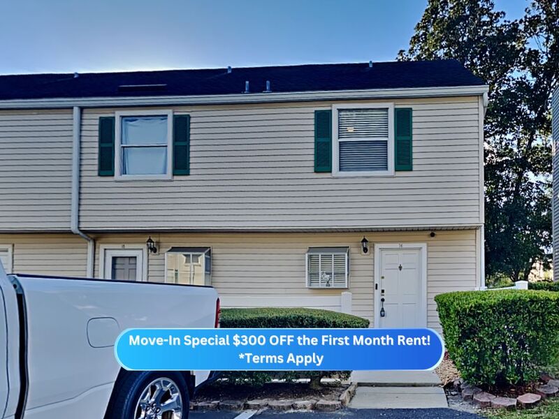 Jacksonville Townhome: 111 E 1st St