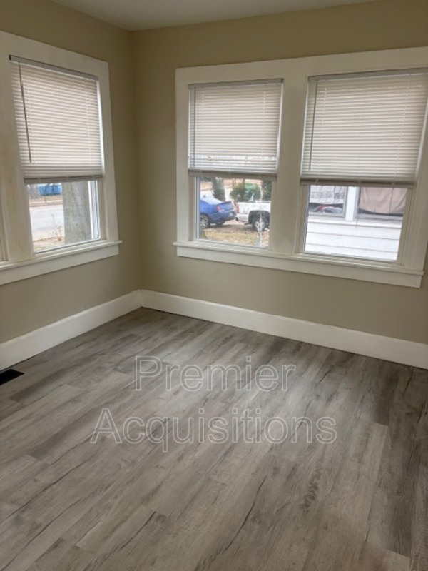 Alton Condo: 900 Washington Avenue