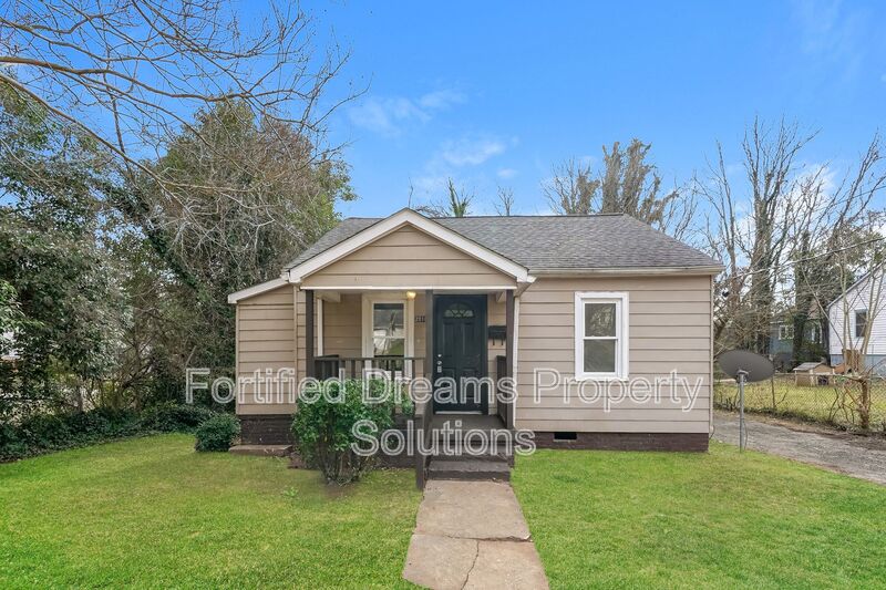 Winston-Salem House: 2010 Temple St