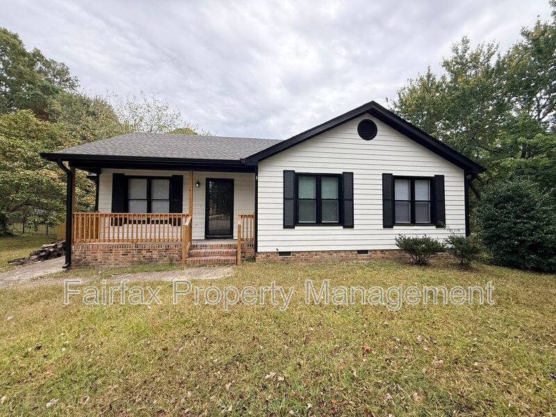 Knightdale House: 400 Kelley Meadows Dr