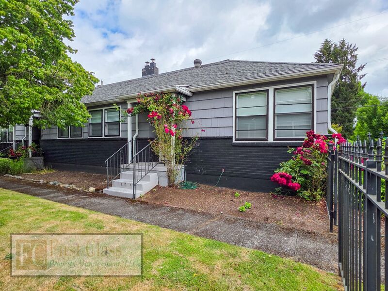 PORTLAND Condo: 5735 N MONTANA AVE