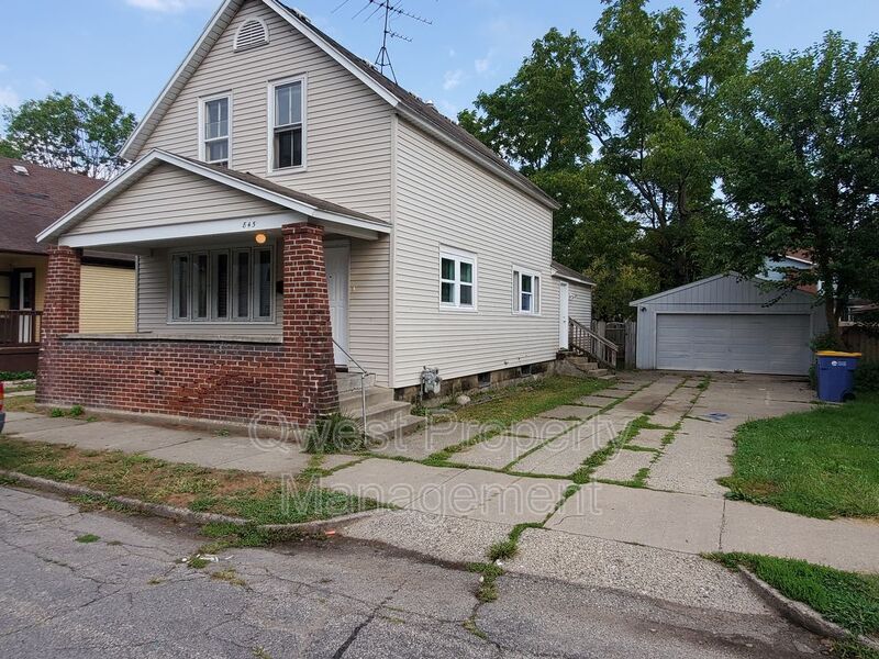 Grand Rapids House: 845 Nagold Street NW