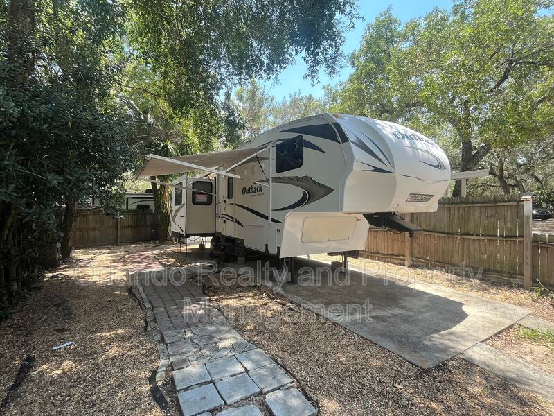 Apopka Condo: 3000 Clarcona Rd