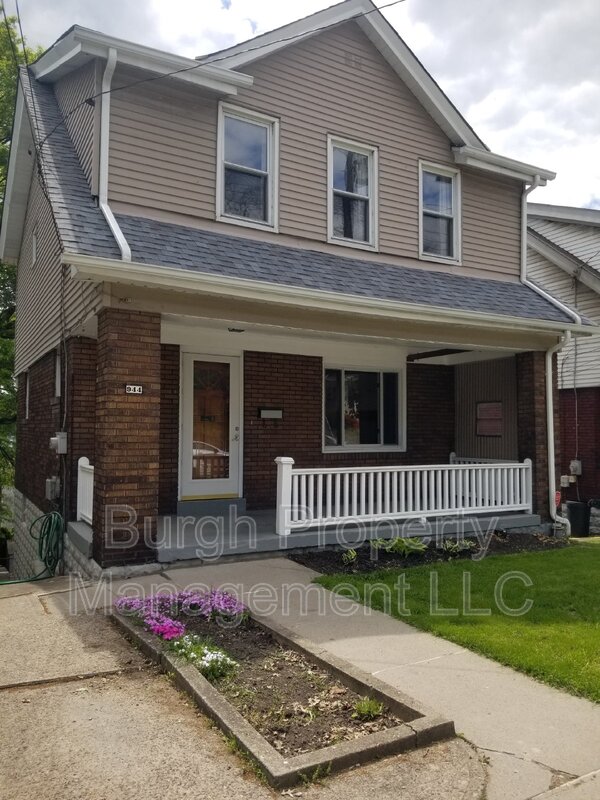Pittsburgh House: 944 Jackman Ave
