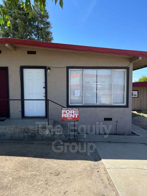 Porterville House: 415 West Westfield Ave