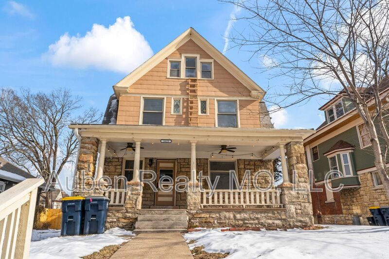 Kansas City House: 3825 Walnut St
