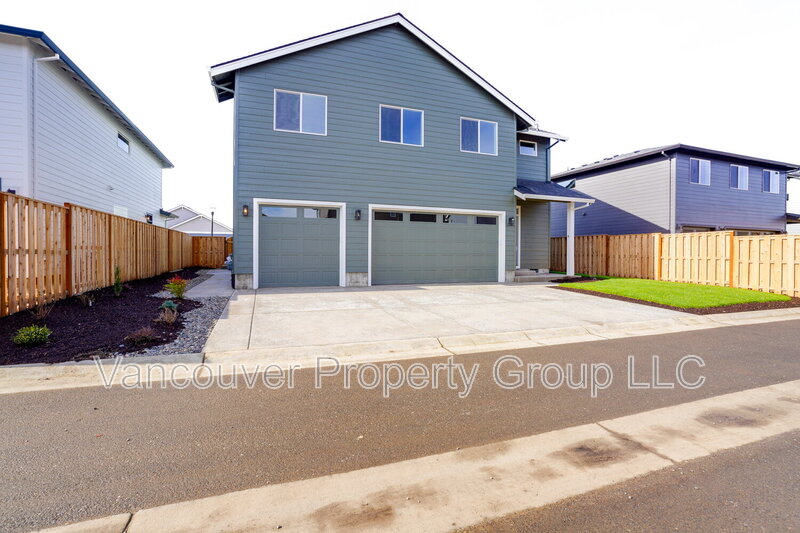 Battle Ground Townhome: 2928 Northwest 16th Street