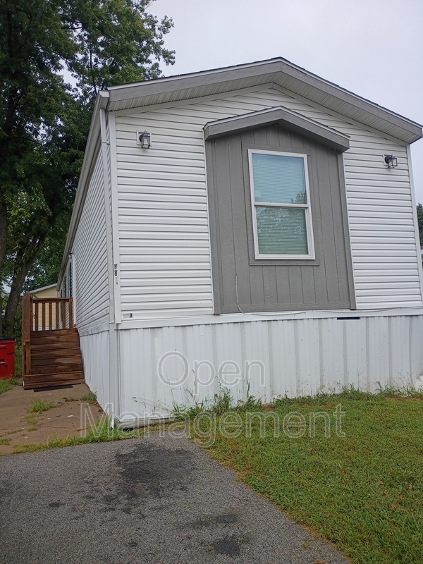 Kansas City House: 8814 NE 106th Pl.