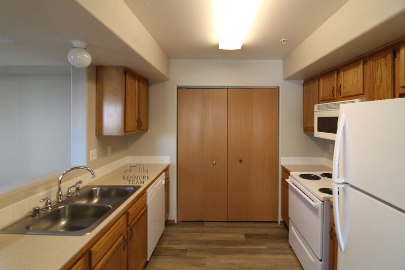 Pasco Condo: 6405 Chapel Hill Blvd A102