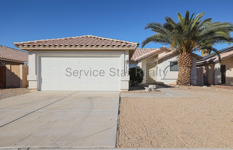 Goodyear House: 16136 W Buchanan St