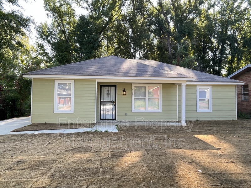 Memphis House: 3292 Denver St