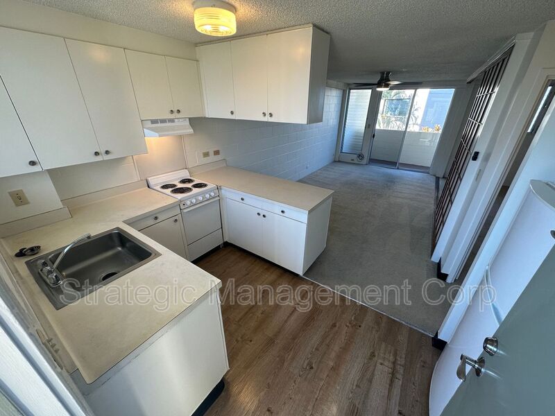 Kailua Condo: 82 Kihapai Street