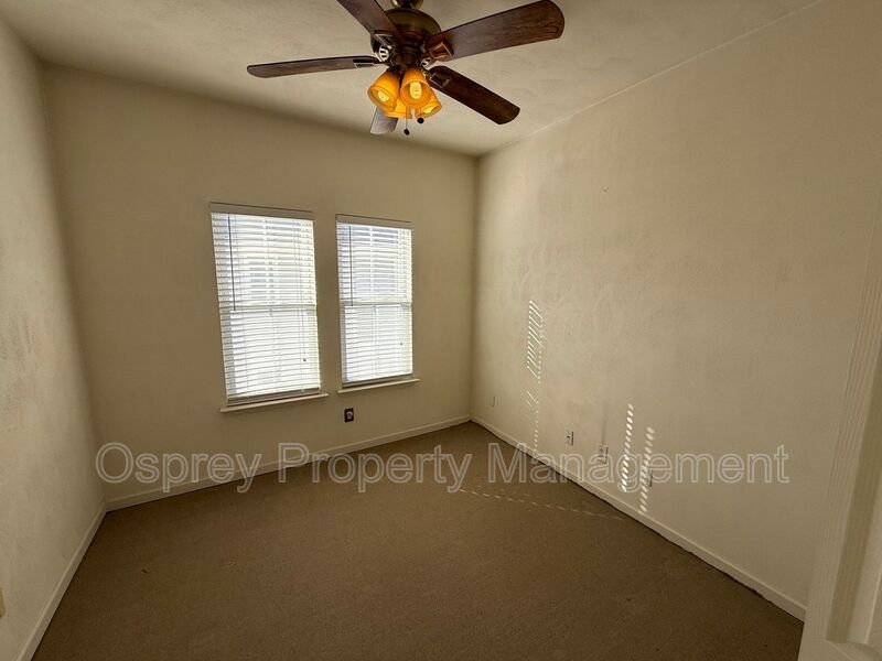 Well-maintained and spacious 3-bedroom Home "ASK ABOUT OUR ZERO DEPOSIT" - Photo 12
