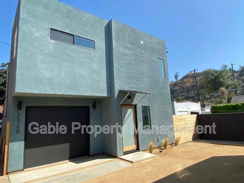 Los Angeles Townhome: 2320 Fernleaf St.
