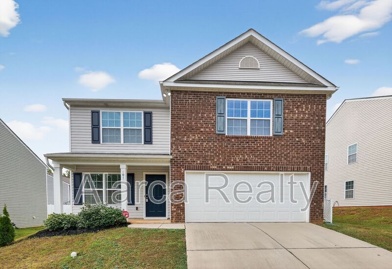 Charlotte House: 4019 John Dale Ln