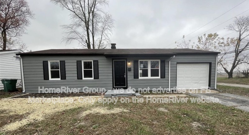 Cahokia House: 60 W Adams Dr