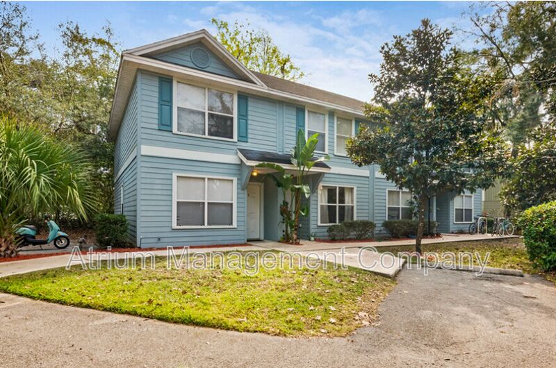 Gainsville Townhome: 622 SW 11th Ln