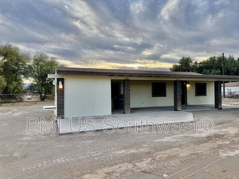 Mohave Valley House: 7458 S Mountain View Rd