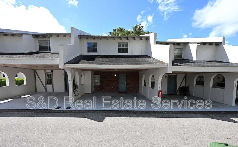 Winter Haven Condo: 2249 9th St SE.