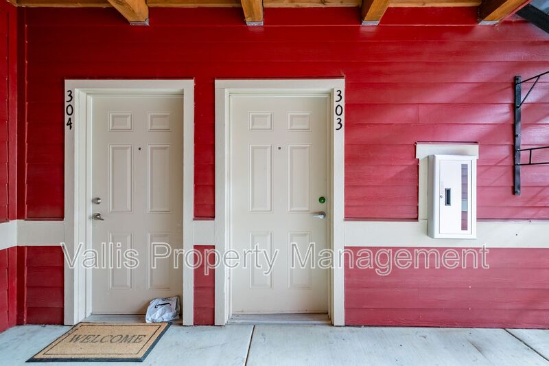 Molalla Condo: 13001 S Crompton Lane