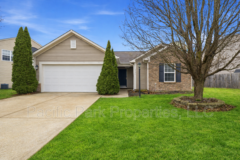 Indianapolis House: 1926 Brook Crossing Way
