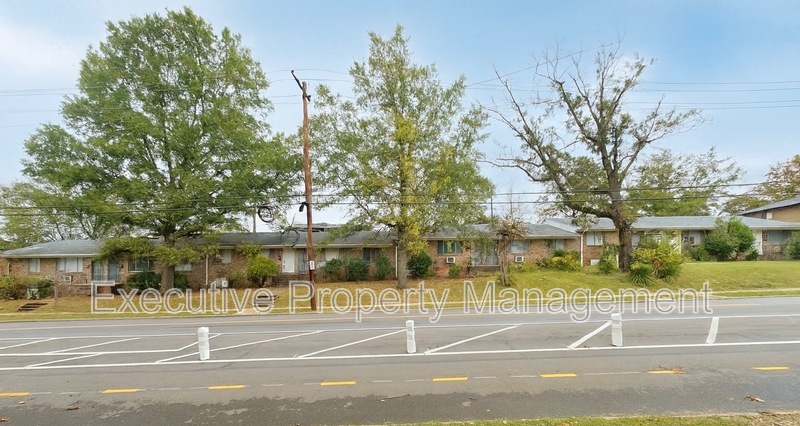 Birmingham House: 7742 Rugby Avenue