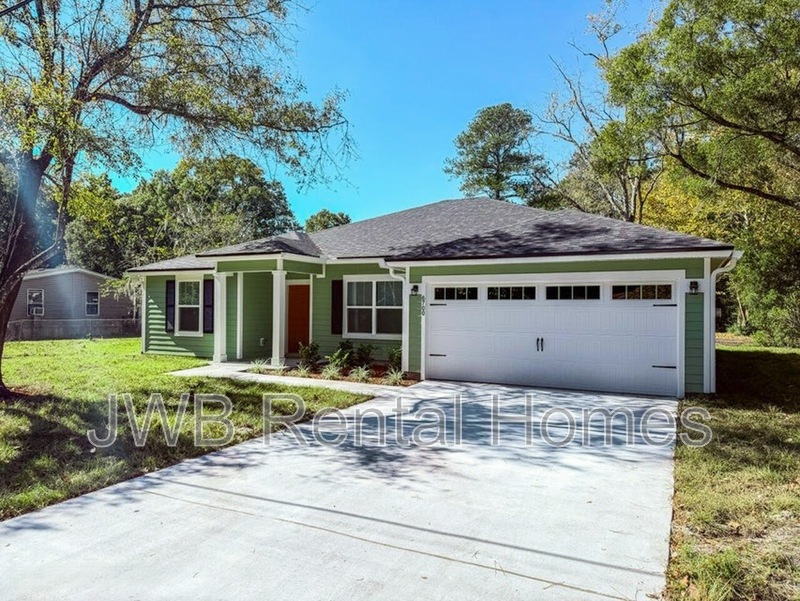 Jacksonville House: 6700 Aline Rd