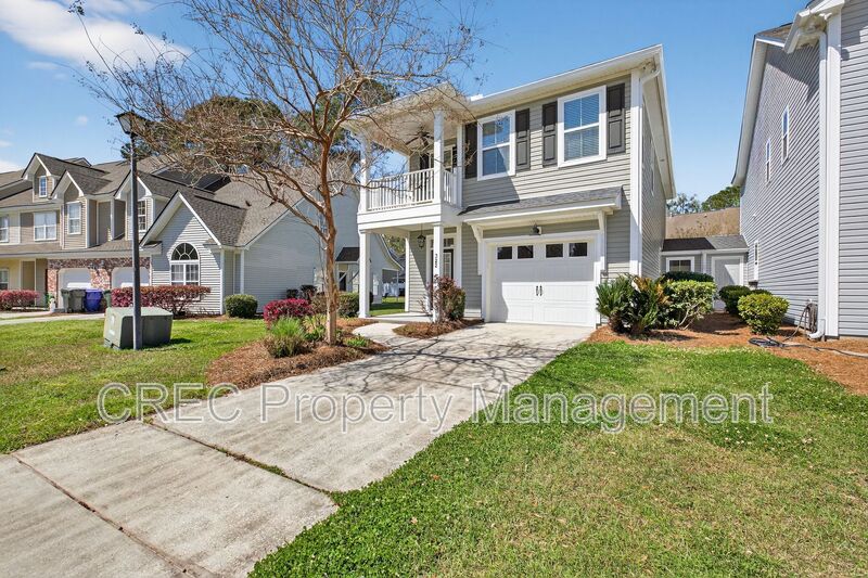 Charleston House: 322 Weeping Willow Way