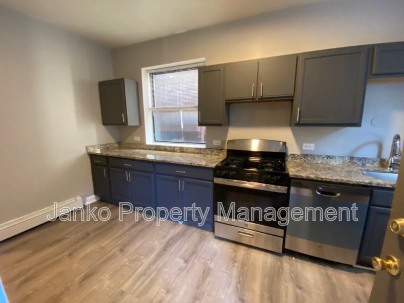 Chicago Condo: 5647 W Washington Blvd