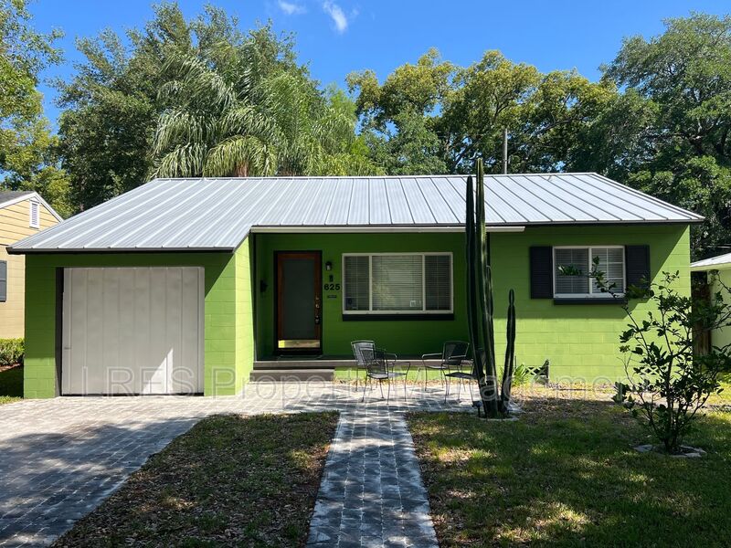 Orlando House: 625 Bryn Mawr St
