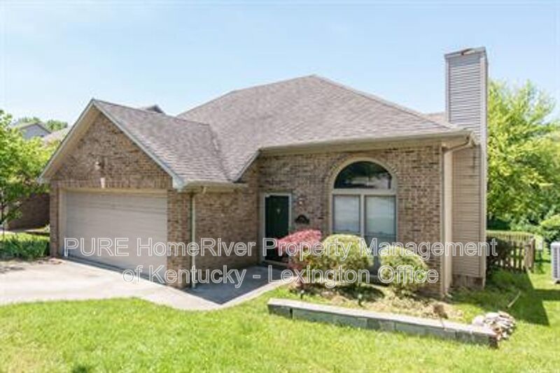 Lexington House: 296 Forest Hill Drive