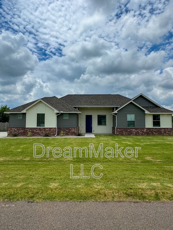 Goldsby House: 5328 Red Maple Ave