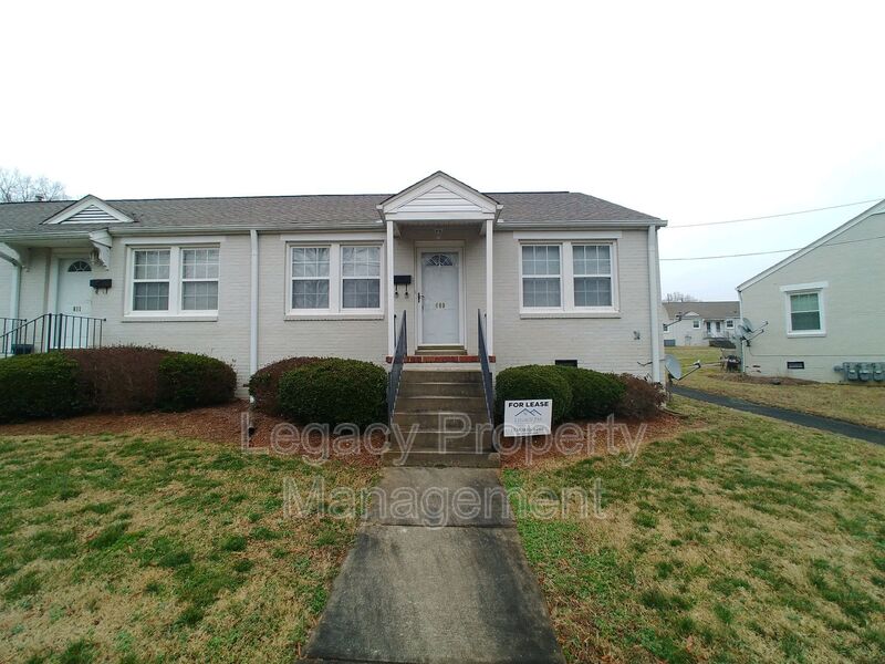 Burlington House: 609 E. Willowbrook Drive