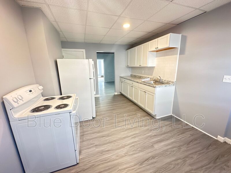 request-a-viewing-for-422-maple-street-422-1a-maple-tenant-turner