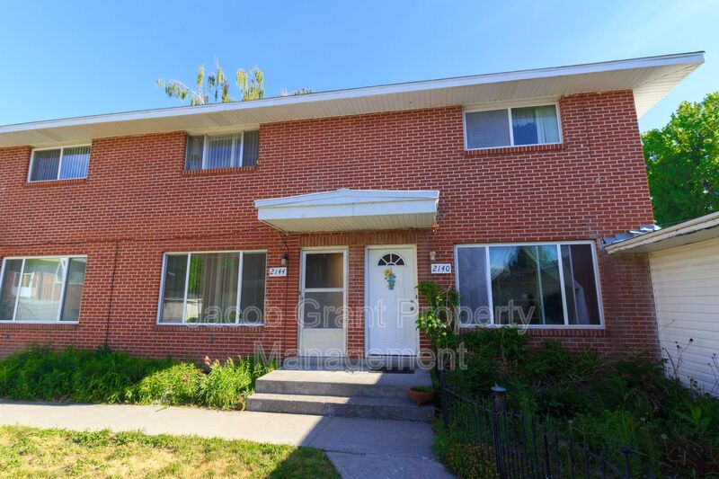 Idaho Falls House: 2148 St. Clair Rd