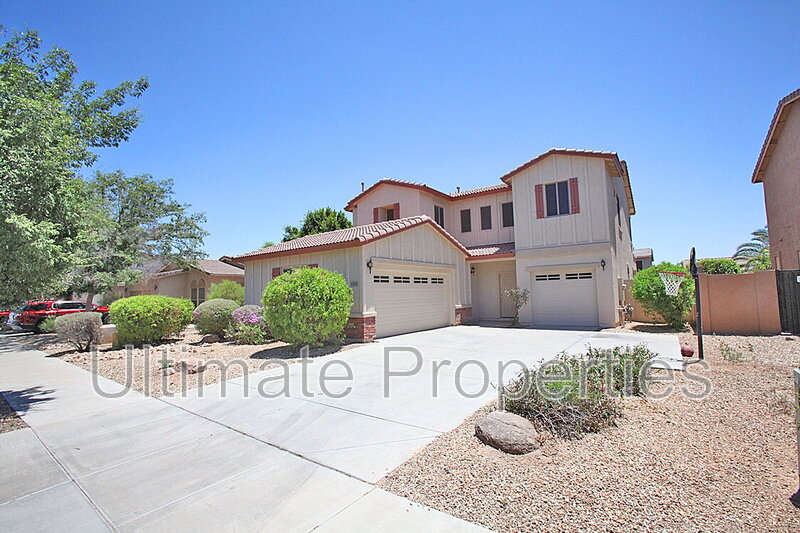 Surprise House: 13813 W Ventura St