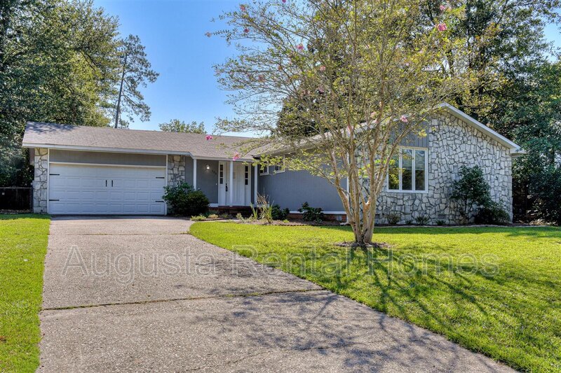 Martinez House: 134 Holiday Drive
