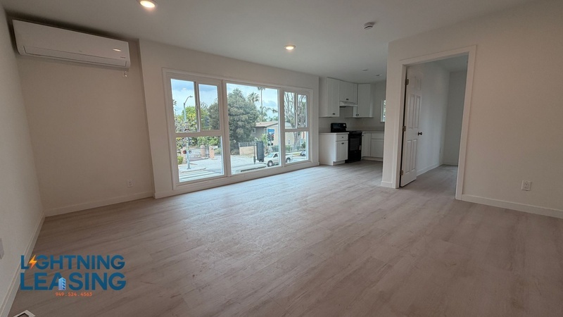 Los Angeles Condo: 5000 Coliseum St