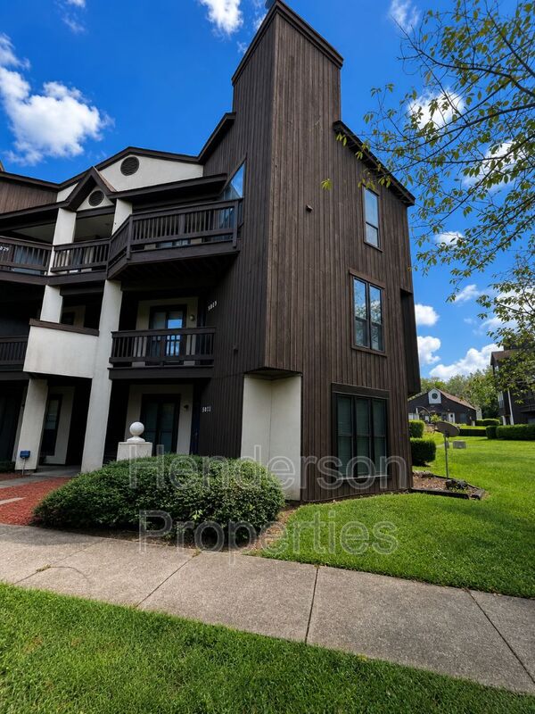Charlotte Condo: 8071 Cedar Glen Dr