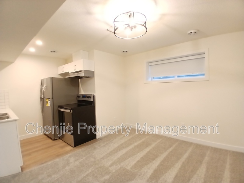 Edmonton Condo: 5102  Rivers Edge Wy NW