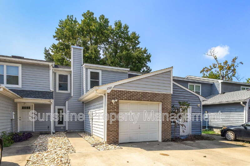 Virginia Beach House: 2305 Merl Circle
