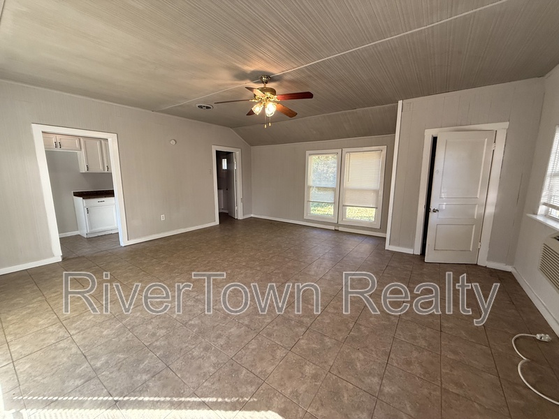 Memphis House: 1297 S Prescott St