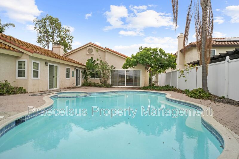 Bonita House: 5364 Dressage Dr