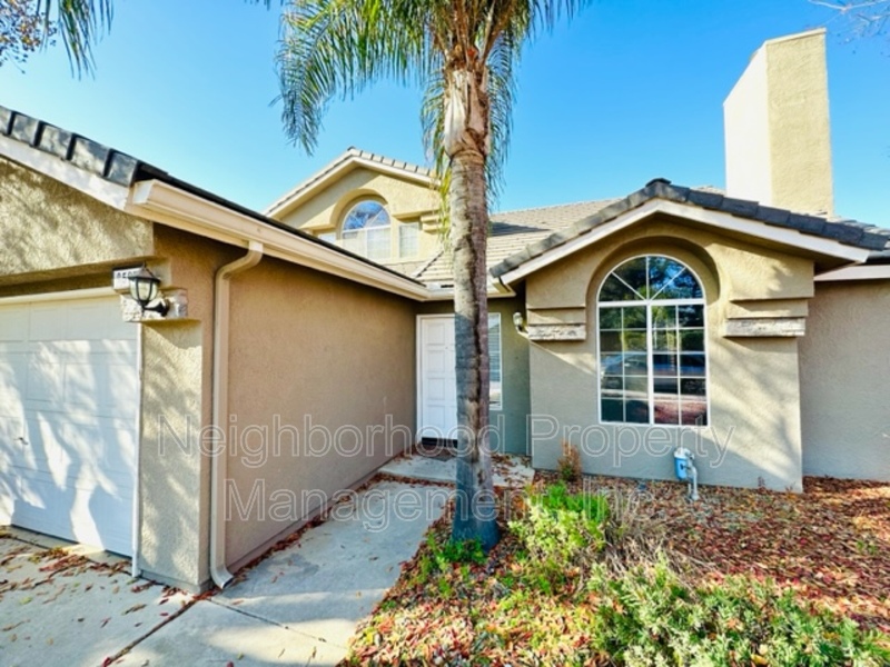 Fresno House: 9597 North Boyd Avenue