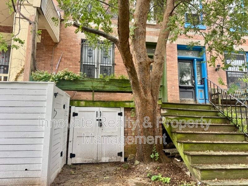 Philadelphia House: 4416 Locust Ave