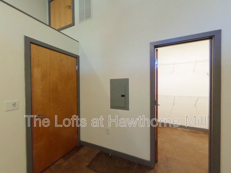 Charlotte Condo: 1101 Hawthorne Lane