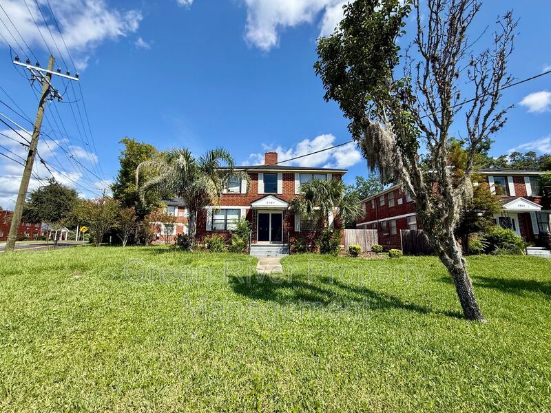Jacksonville House: 2989 Downing Street