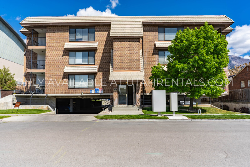 Provo House: 948 N 50 E
