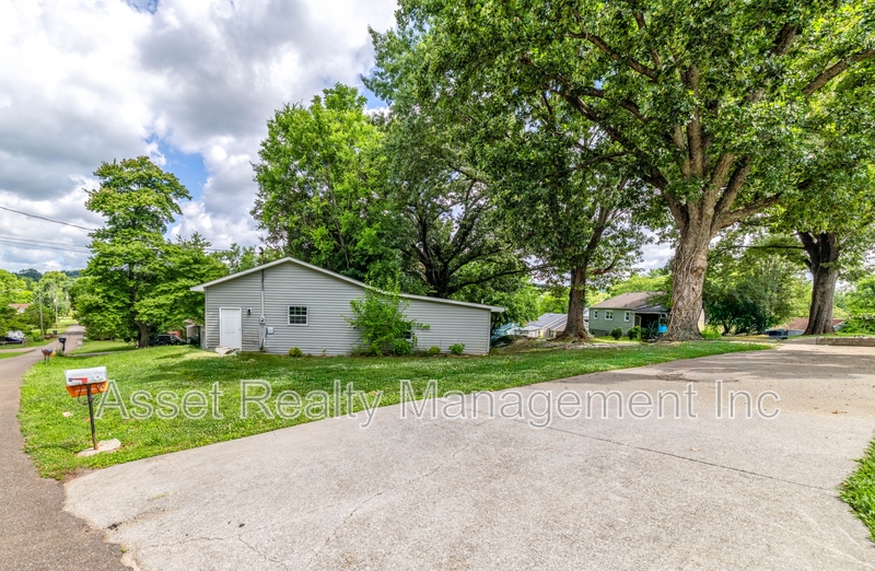 Knoxville Condo: 2208 Sanderson Road